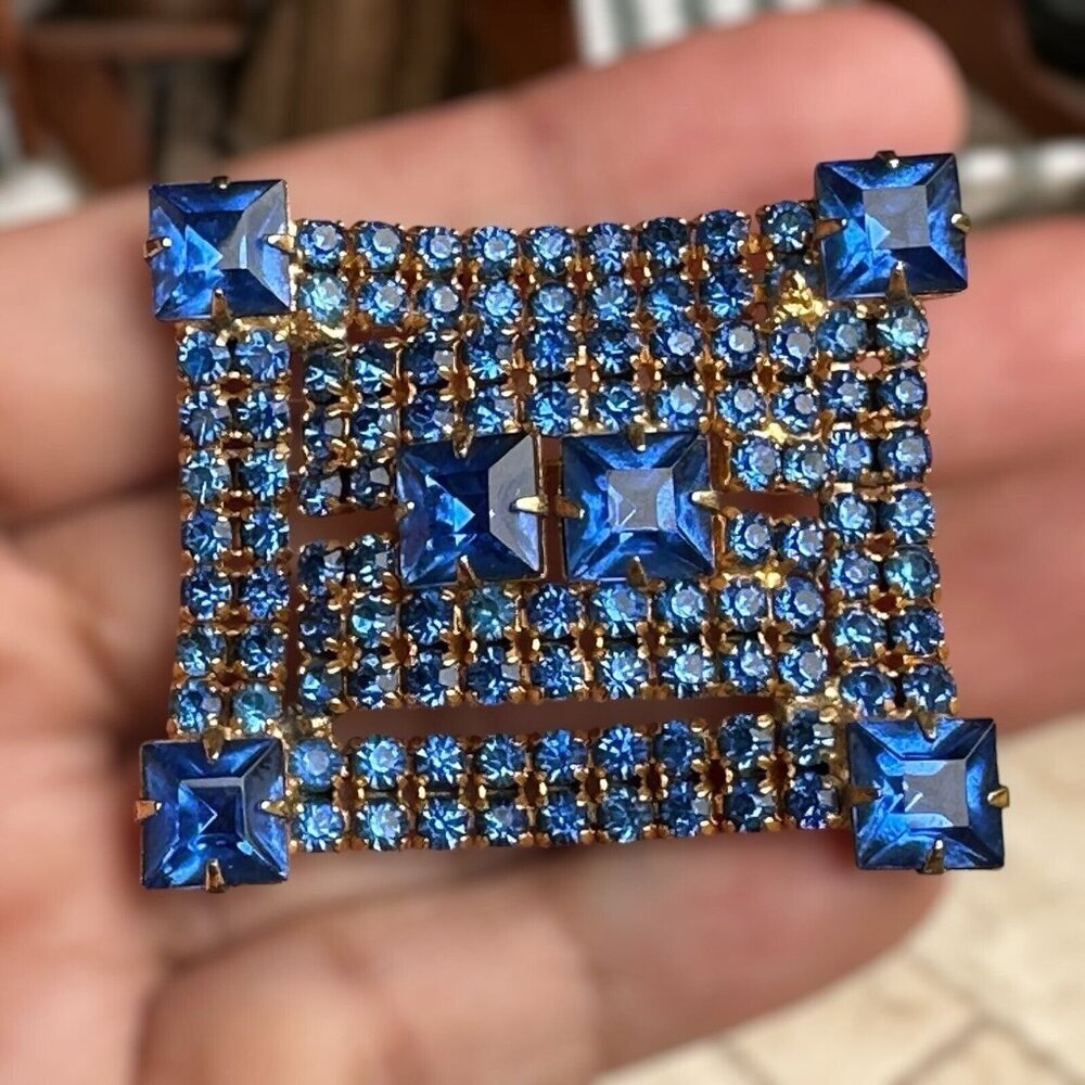 VTG Brooch Pin 1.875 Inch Blue Crystals Gold Plate Tiered Geometric MCM Art Deco